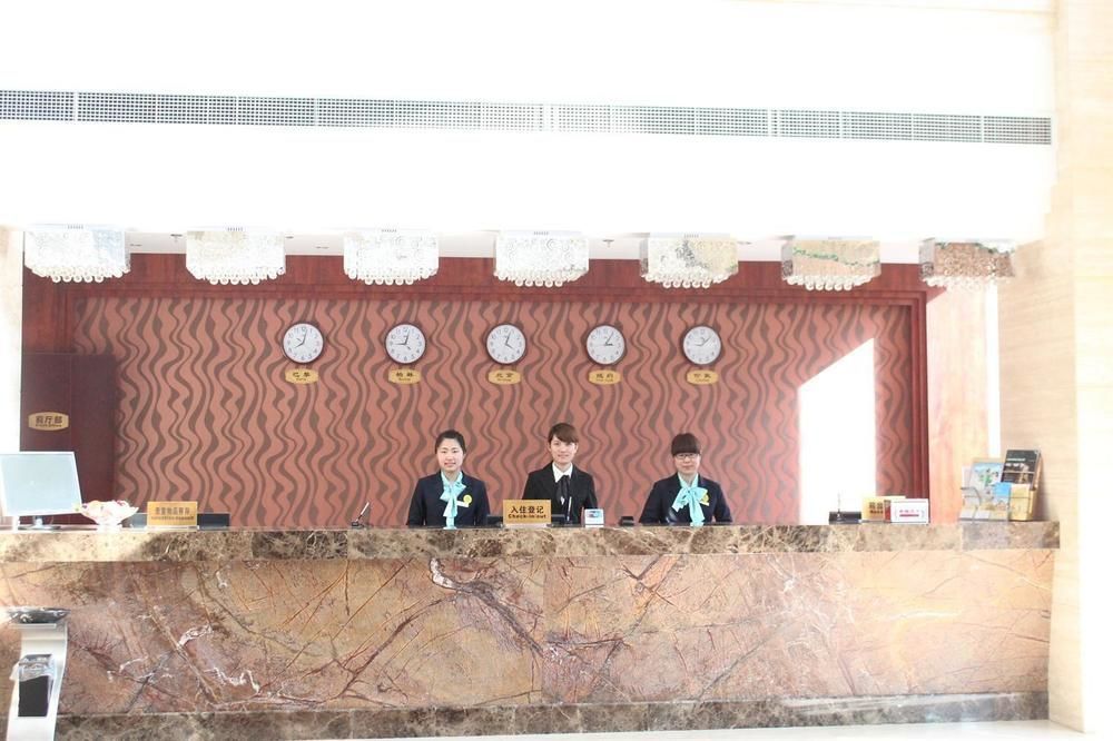 Greentree Inn Shandong Qingdao Wuyishan Road Jiashike Shopping Center Business Hotel Eksteriør bilde
